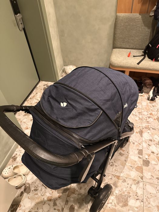 Коляска темной синий цвет Joie