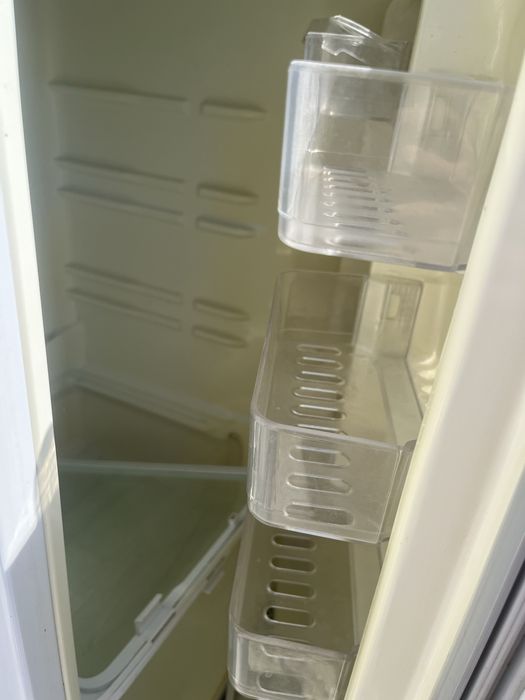 Продам холодильник срочна