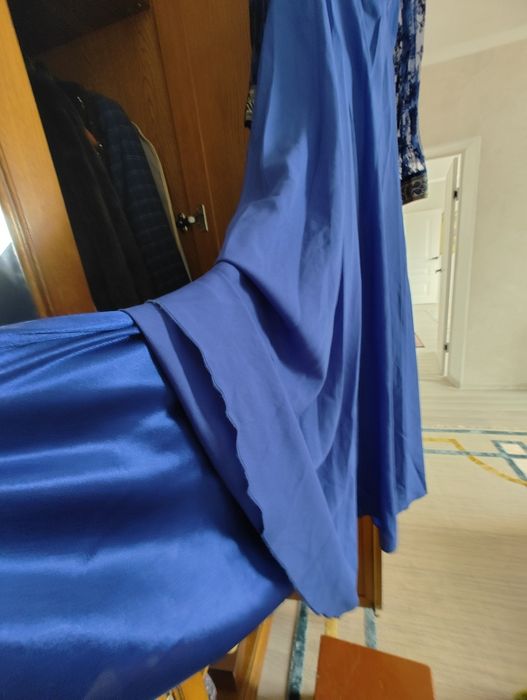 Продам красивые вечерние платья