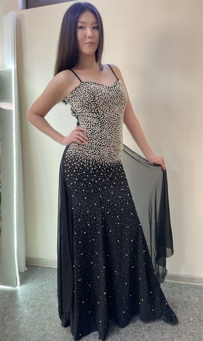 Продам вечерние платья