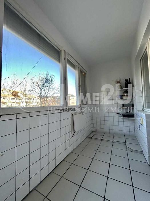 Четири стаи!! Асансьор!! Възраждане!!