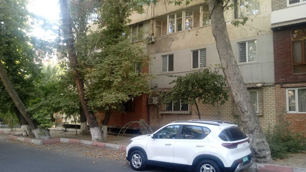 Новомосков Квартира под офис первый этаж 250 тысяч  ye возможно аренда