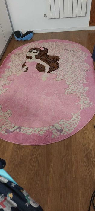 VAND COVOR - camera fete