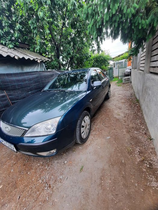 Vând ford mondeo