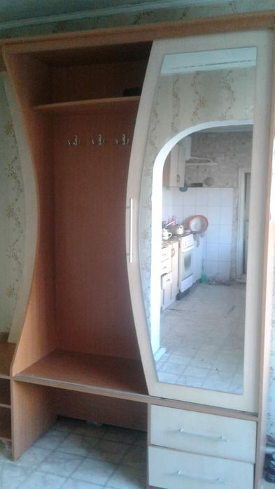 Продаю срочно шкаф