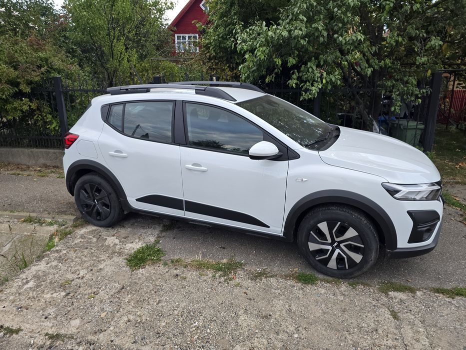 Dacia Sandero Stepway TCE90 2025, 4500 km, 2 ani garantie, aproape noua