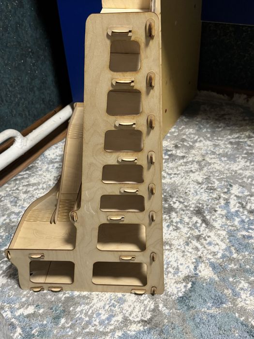 Продам полку для машинок