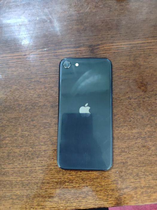 Iphone se 128gb sotiladi