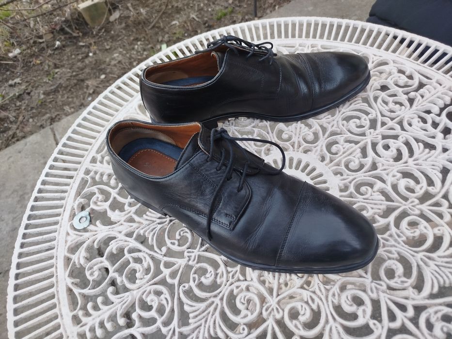 Pantofi negri de piele mărimea 42 ca noi