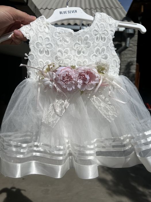 Продам шикарное платье ,копмлект  для девочки