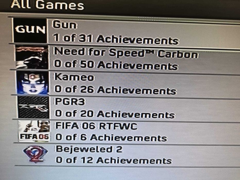 consola XBOX 360 complet + 18 jocuri