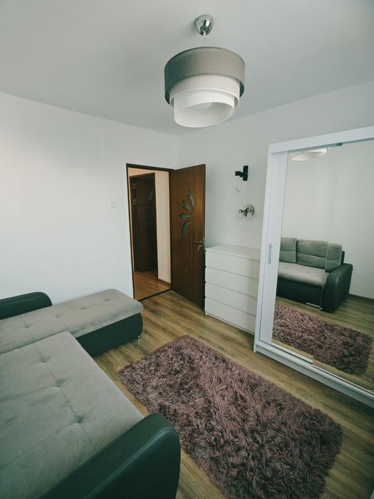 Închiriez apartament  3 camere Trivale Complex 1