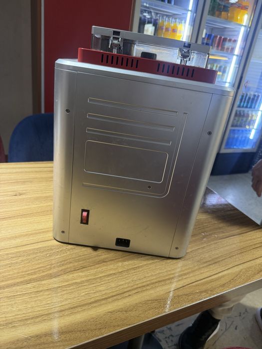 Kofe apparat Huracan 717 срочно