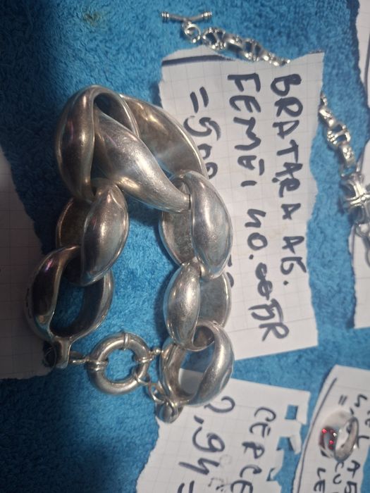 Vând. Ceas ,brățară,  verigheta, lanțuri, broșe,inel ,cerceii