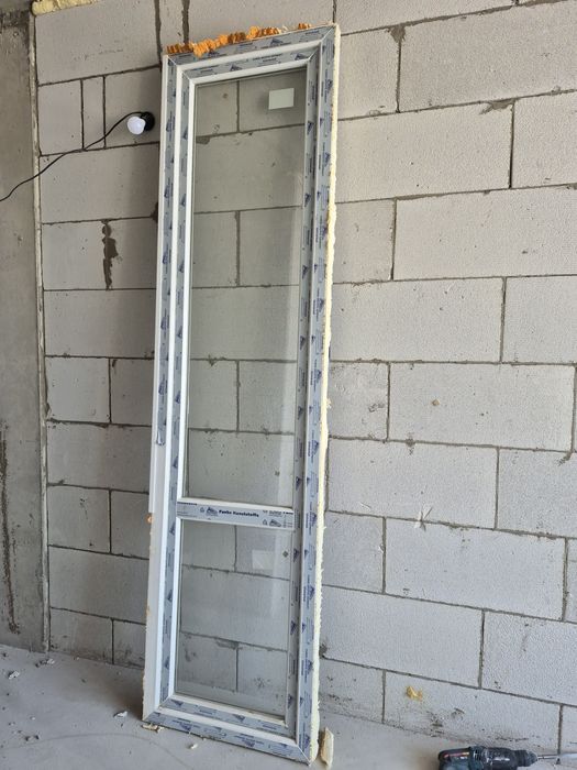 Балконная дверь с окном