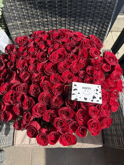 101 роза букетом или в коробке