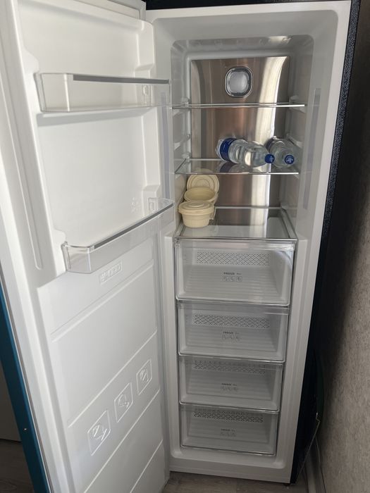 Продам совершенно новый Морозильник от SAMGA