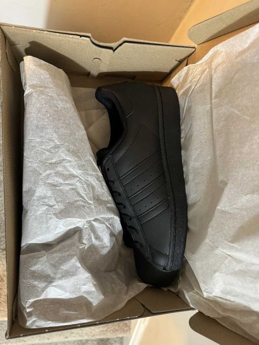 Мъжки маратонки ADIDAS SUPERSTAR ALL BLACK  Оригинални  EU40 -46 2/3