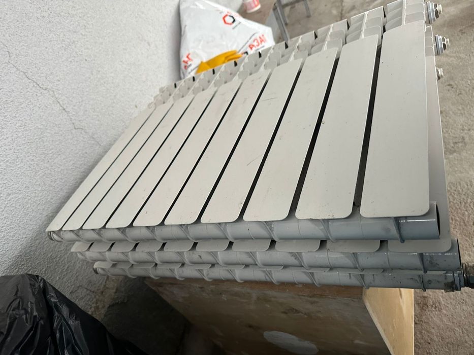 Батарея би метал