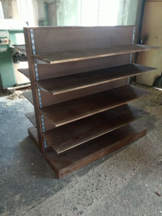 Островен стелаж с подвижна стелажна система