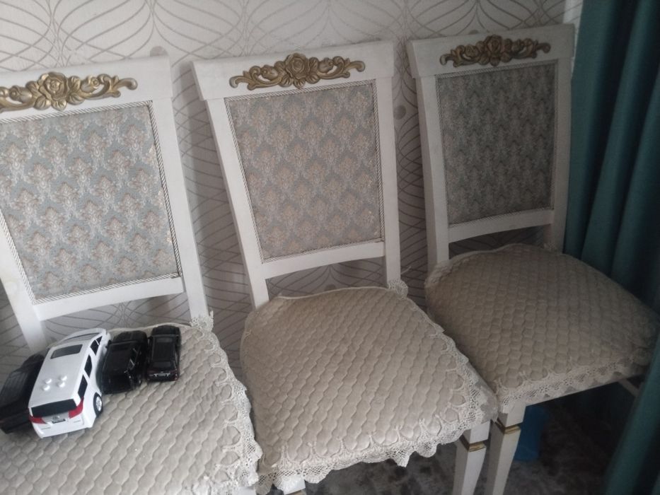 Продам стол с тобуретками