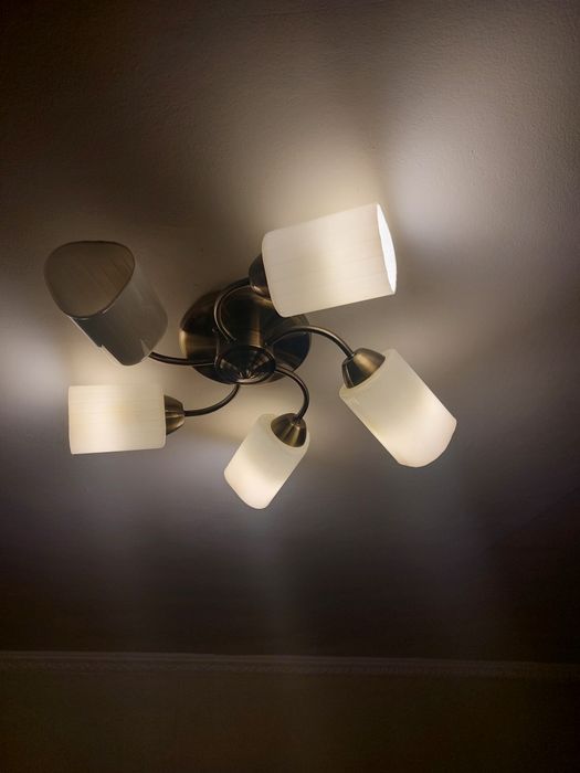 Продам 5 рожковую люстру