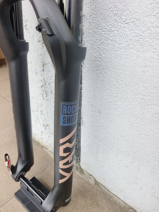 Вилка RockShox Yari RC Debon Air 29'' 160мм 15x110mm Boost