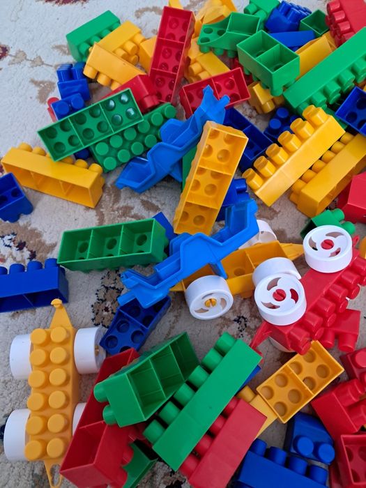 Конструктор 172 детали.