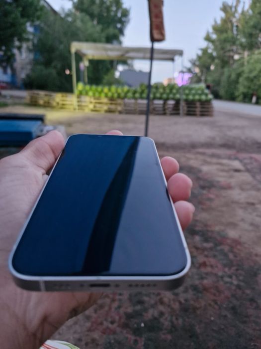 Обменяю iphone 14 на модель выше