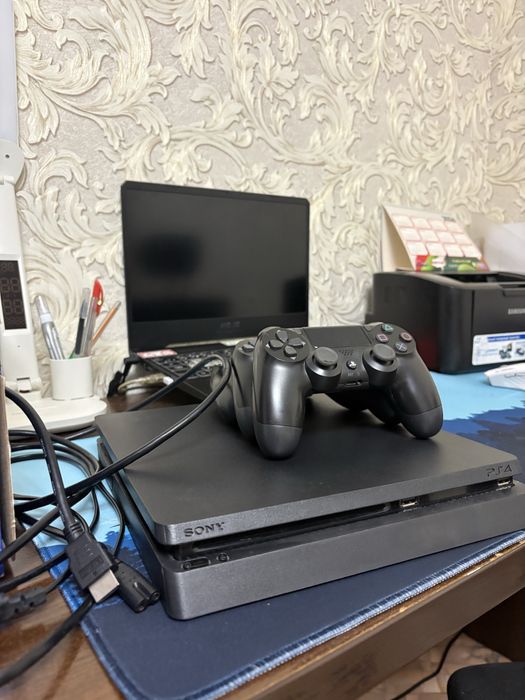 Playstation 4 slim 1тб срочно