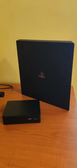 Vand PS4 Pro + PS VR + jocuri + 2 controllere