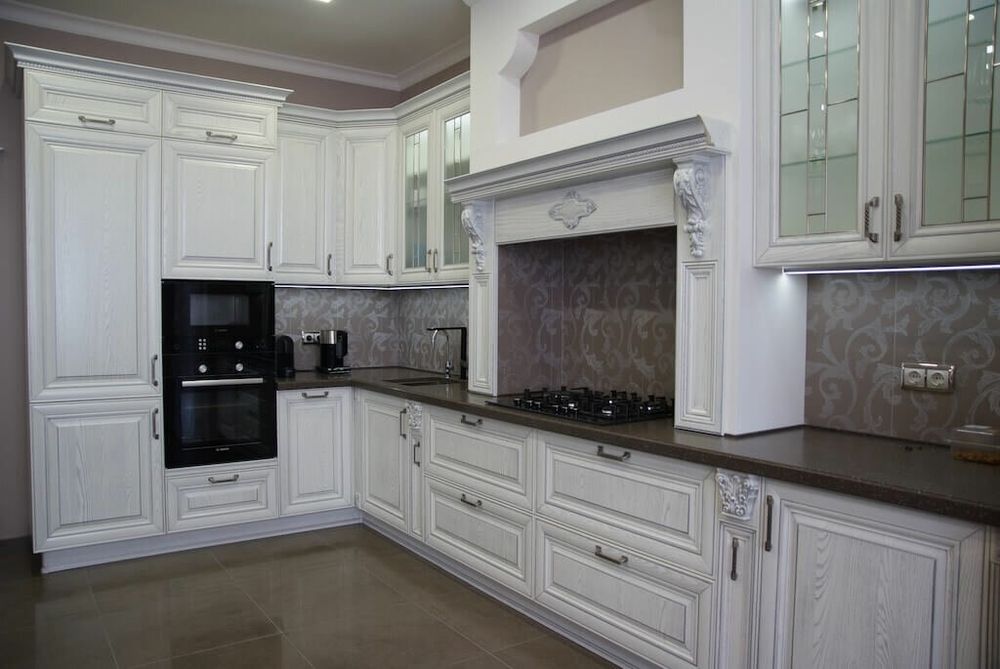 кухне мебель неоклассика
