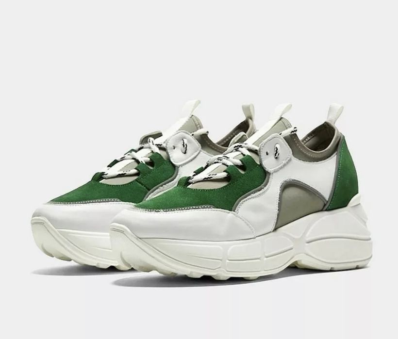 Нови маратонки от Англия