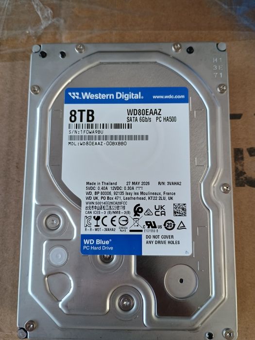 Vând HDD Western Digital WD Blue 8TB, model WD80EAAZ.
