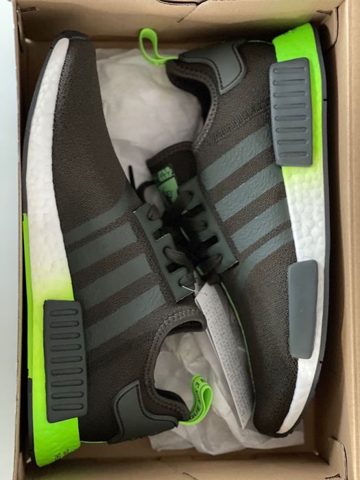 Маратонки АДИДАС NMD R1 - STAR WARS, YODA, нови в кутия номер 44