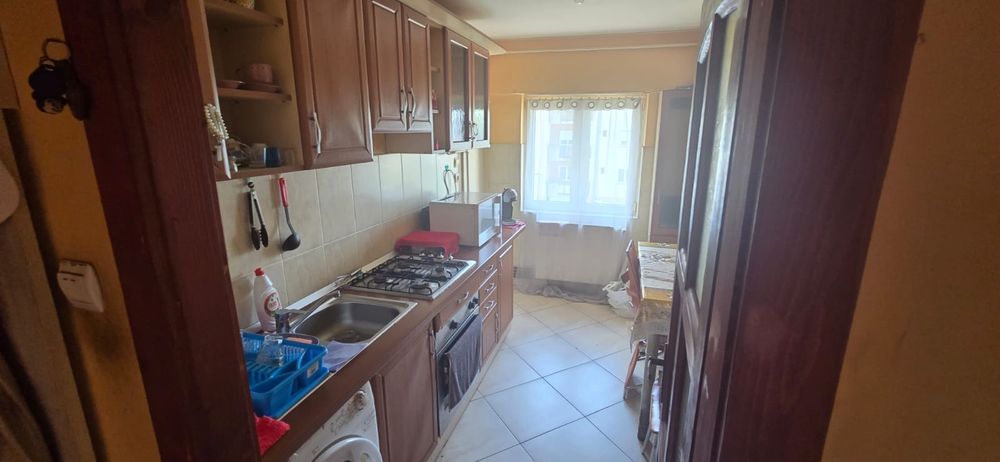 Apartament 3 camere de vanzare