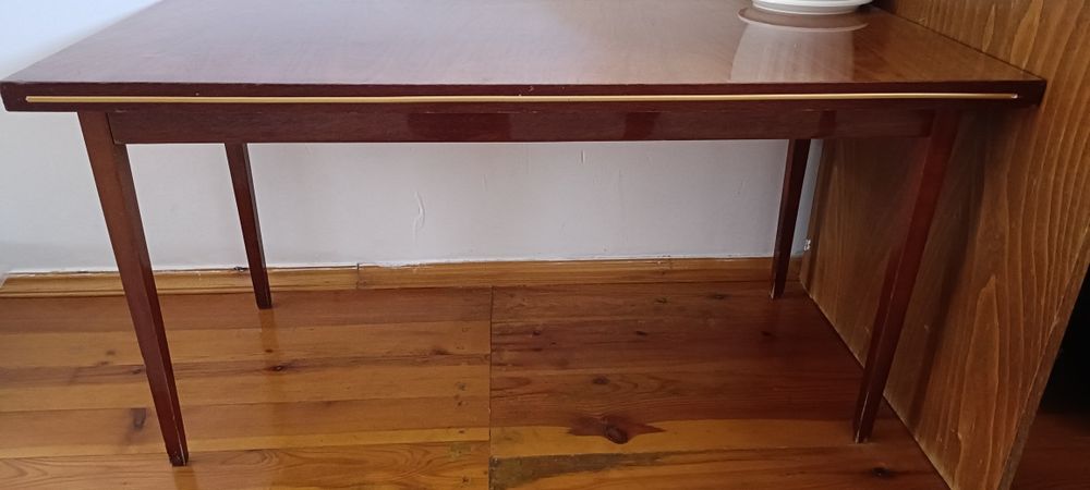 Мини стол качества в хорошем состояни