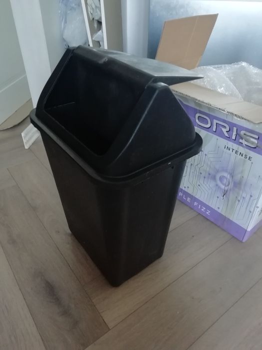 Отличный контейнер. Прочный. 23 литра. Новый!