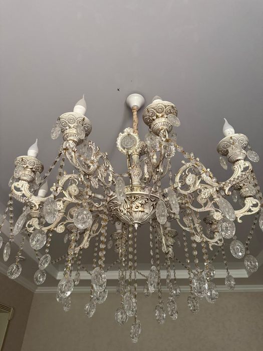 Продаётся люстра