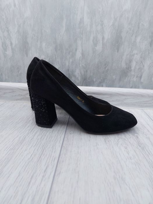 Продам женские туфли