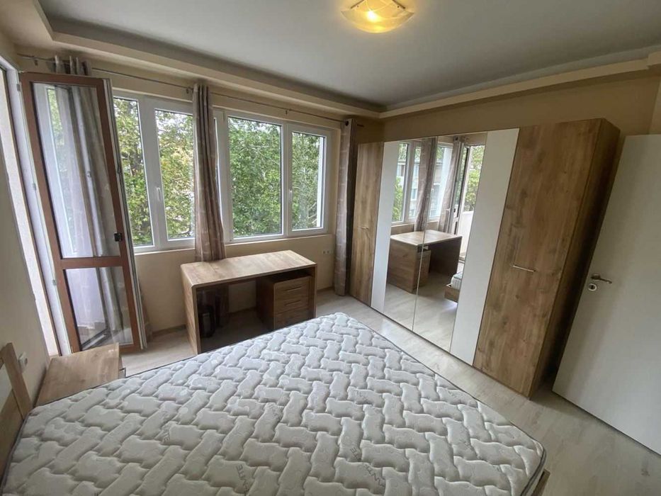 УЮТЕН дом! Тристаен апартамент - район Базар Левски!