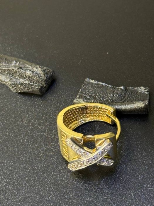 Золото 585  Кольцо Масса: 5.84