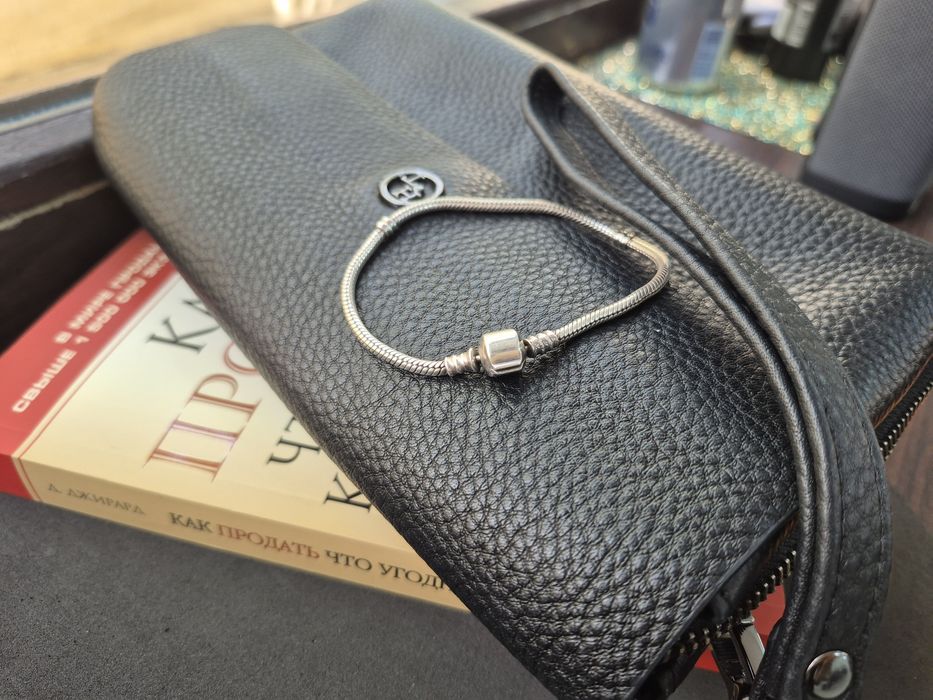 Продам браслет Pandora  20 размер