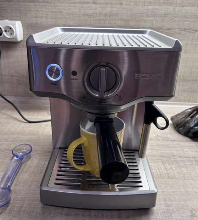 Кофемашина BORK c700
