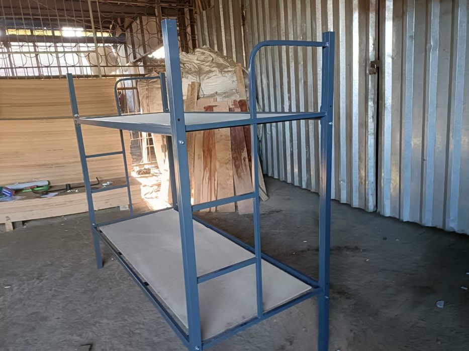 Двухъярусная кровать