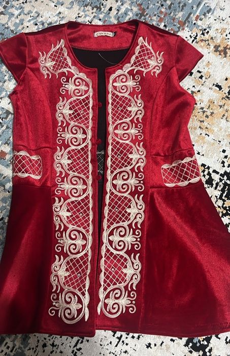 Камзол женские продам