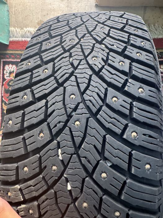 Продам шины в комплекте месяц ездил . Р 16