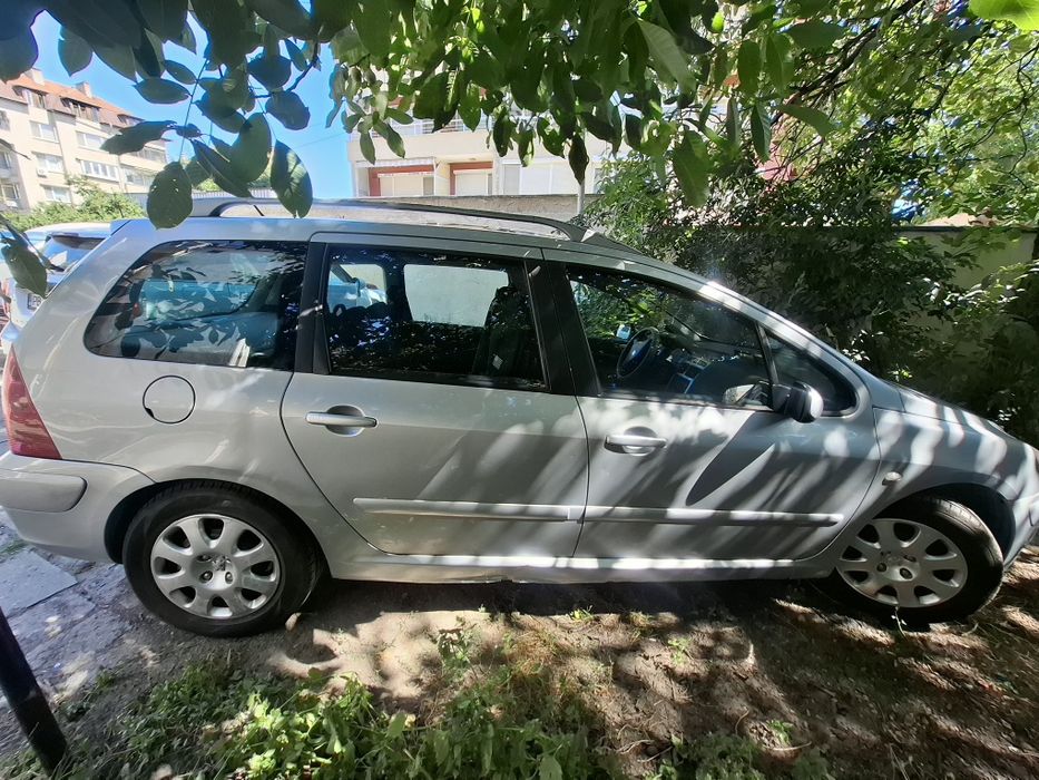 Автомобил Пежо 307 SW