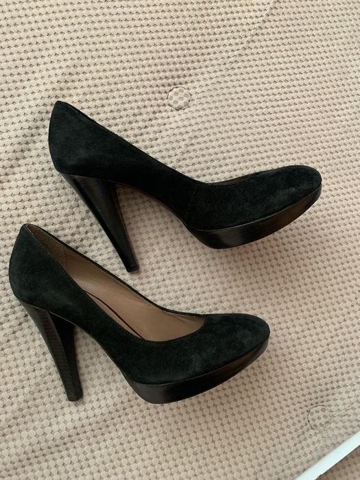 Велурени обувки с висок ток