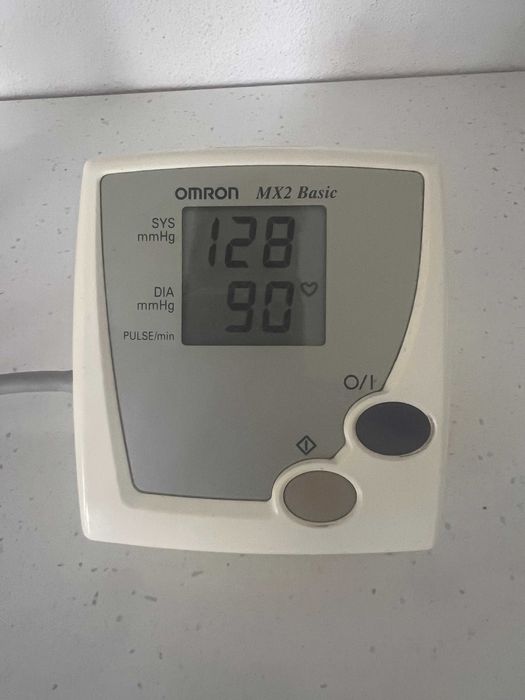 Апарат за кръвно налягане OMRON